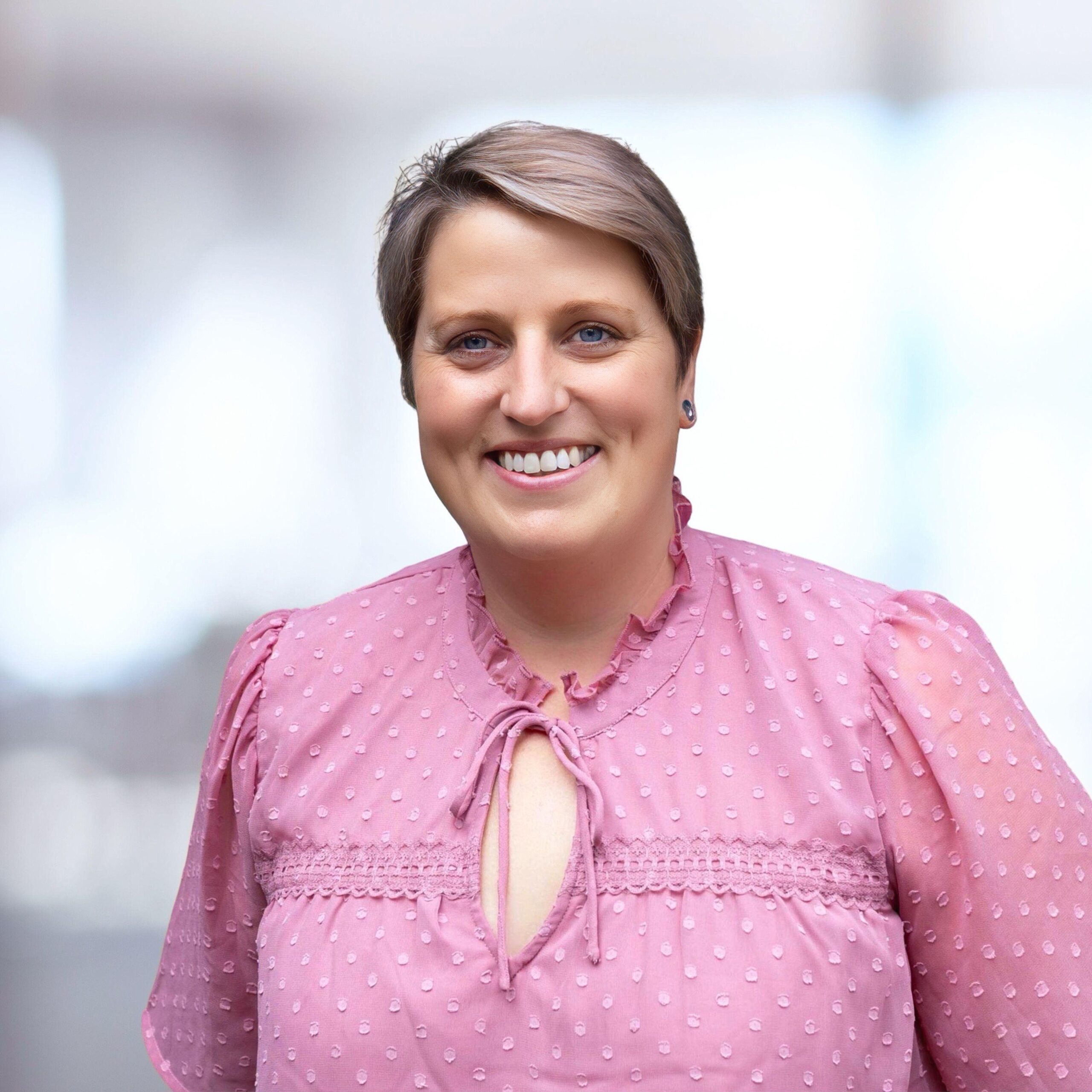 Portrait Cathrin Gesellchen Bereichsleitung bei den AIB Wohngruppen